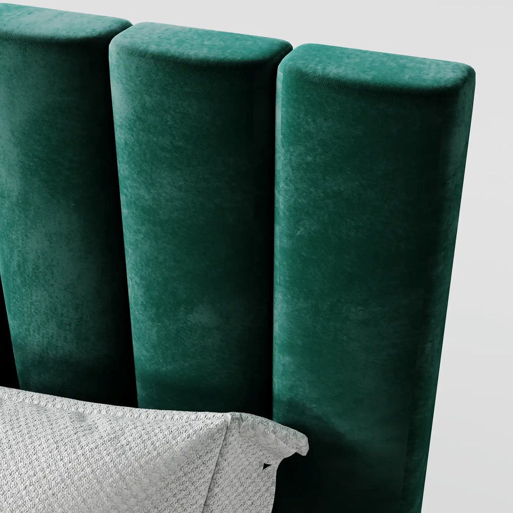 Annelise Queen Size Bed